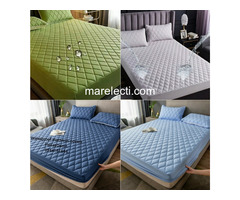 Fitted waterproof mattress covers