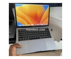 MacBook Pro 2017 Touch Bar 13 inches i5