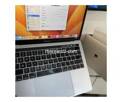 MacBook Pro 2017 Touch Bar 13 inches i5 - 5