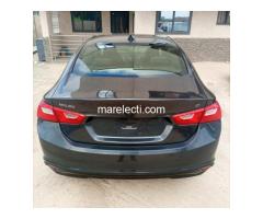 2017 Chevrolet Malibu LT - 3